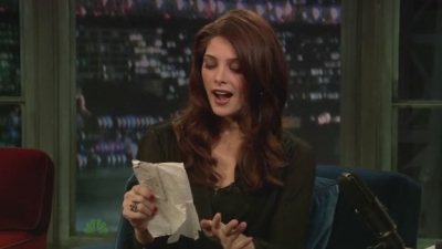 Ashley-Greene-dot-nl-2011LateNghtWithJimmyFallon0243.jpg