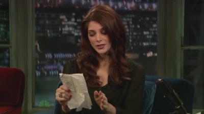 Ashley-Greene-dot-nl-2011LateNghtWithJimmyFallon0244.jpg