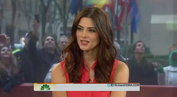 Ashley-Greene-dot-nl_17nov2011TheTodayShow0028.jpg