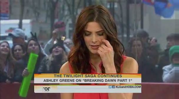 Ashley-Greene-dot-nl_17nov2011TheTodayShow0169.jpg