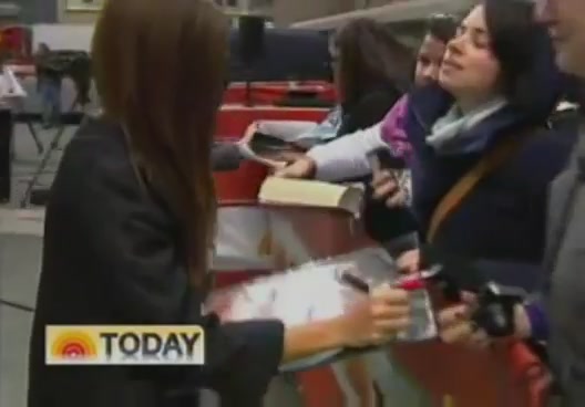 Ashley-Greene-dot-nl_16nov2011TheTodayShow0005.jpg