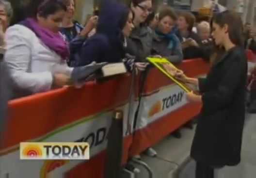 Ashley-Greene-dot-nl_16nov2011TheTodayShow0010.jpg