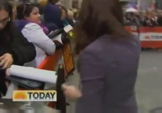Ashley-Greene-dot-nl_16nov2011TheTodayShow0012.jpg