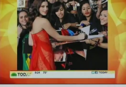 Ashley-Greene-dot-nl_16nov2011TheTodayShow0130.jpg