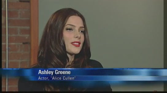Ashley-Greene-dot-nl_2011YYNcom0106.jpg
