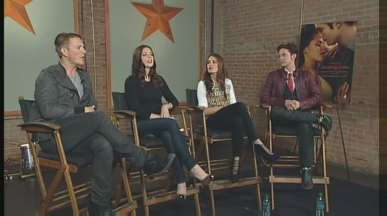 Ashley-Greene-dot-nl_2011YYNcom0147.jpg