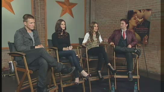 Ashley-Greene-dot-nl_2011YYNcom0196.jpg