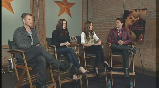 Ashley-Greene-dot-nl_2011YYNcom0282.jpg