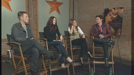 Ashley-Greene-dot-nl_2011YYNcom0297.jpg