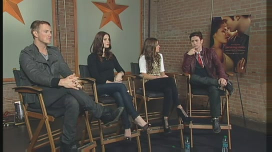 Ashley-Greene-dot-nl_2011YYNcom0327.jpg