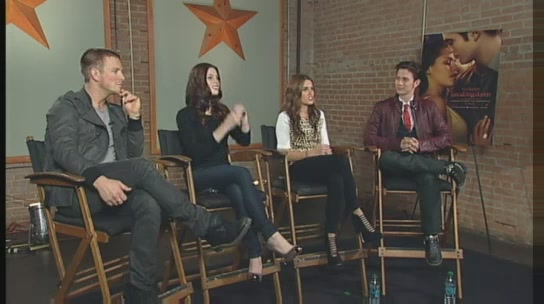 Ashley-Greene-dot-nl_2011YYNcom0366.jpg