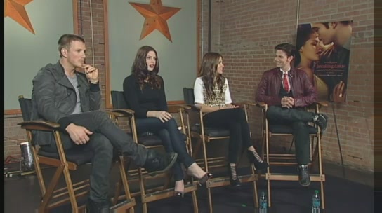 Ashley-Greene-dot-nl_2011YYNcom0377.jpg