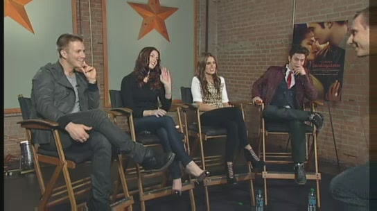 Ashley-Greene-dot-nl_2011YYNcom0386.jpg
