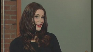 Ashley-Greene-dot-nl_2011YYNcom0259.jpg