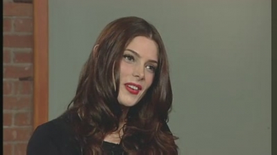 Ashley-Greene-dot-nl_2011YYNcom0364.jpg