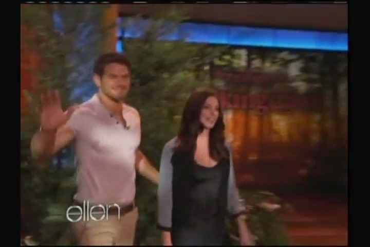 Ashley-Greene-dot-nl_2011EllenShow0043.jpg