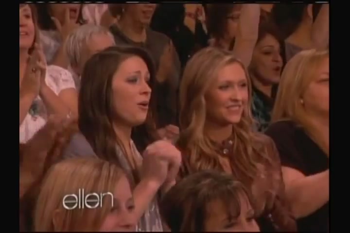 Ashley-Greene-dot-nl_2011EllenShow0049.jpg