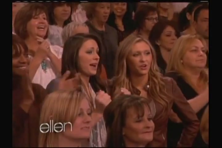 Ashley-Greene-dot-nl_2011EllenShow0051.jpg