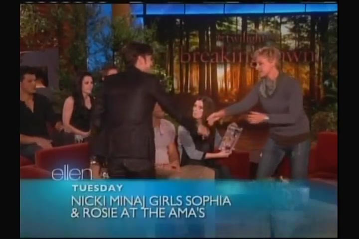 Ashley-Greene-dot-nl_2011EllenShow0060.jpg