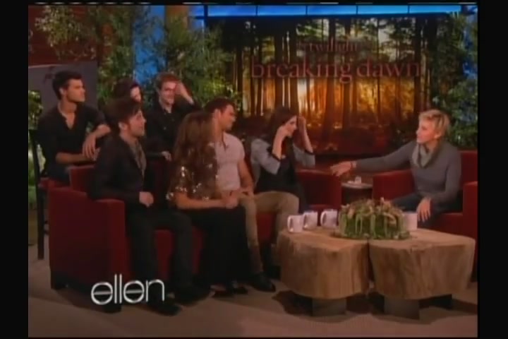 Ashley-Greene-dot-nl_2011EllenShow0066.jpg