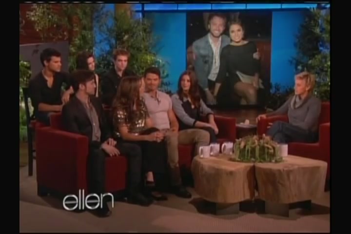 Ashley-Greene-dot-nl_2011EllenShow0101.jpg