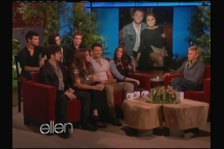 Ashley-Greene-dot-nl_2011EllenShow0102.jpg