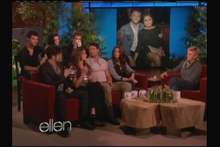 Ashley-Greene-dot-nl_2011EllenShow0115.jpg