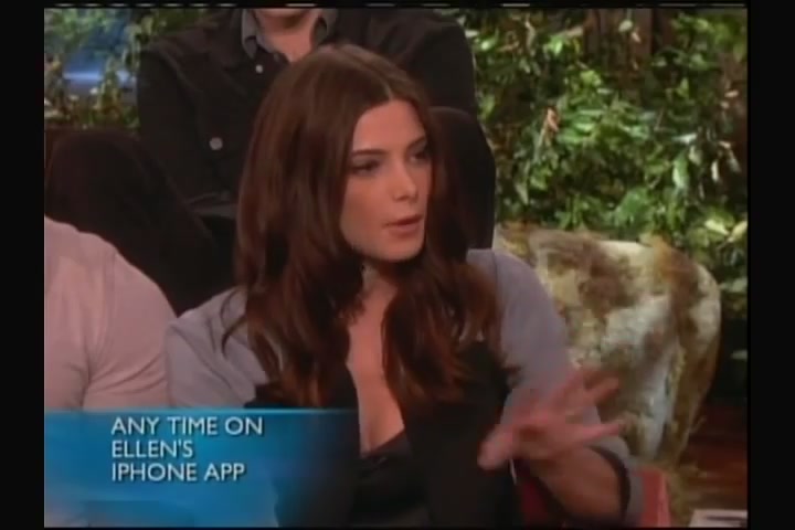 Ashley-Greene-dot-nl_2011EllenShow0145.jpg