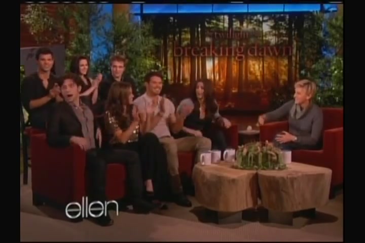 Ashley-Greene-dot-nl_2011EllenShow0227.jpg