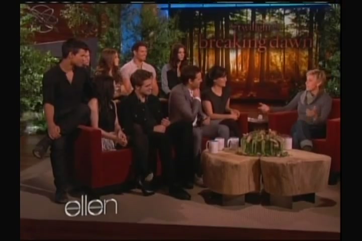 Ashley-Greene-dot-nl_2011EllenShow0374.jpg