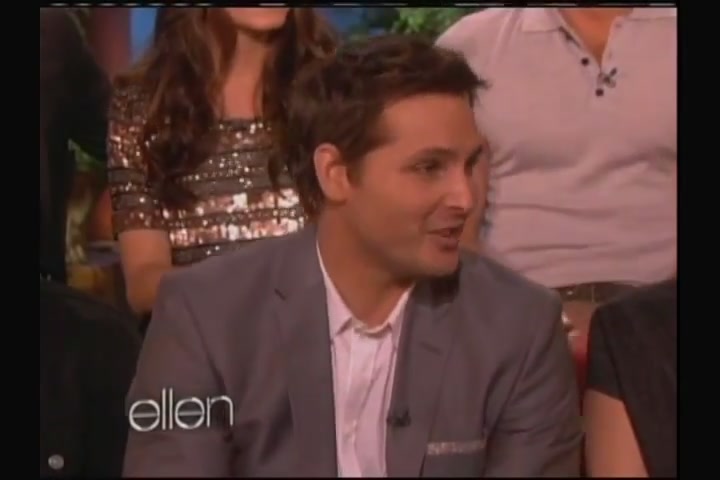 Ashley-Greene-dot-nl_2011EllenShow0376.jpg