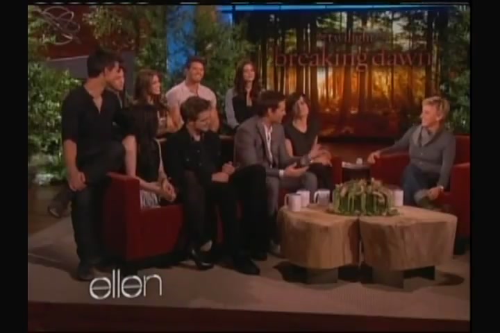 Ashley-Greene-dot-nl_2011EllenShow0377.jpg