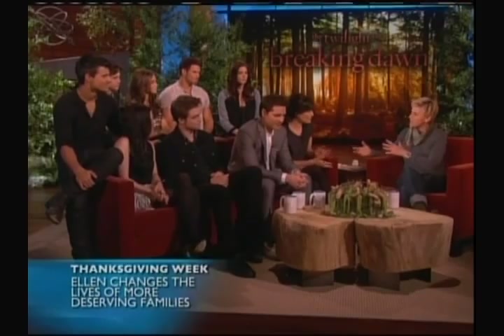 Ashley-Greene-dot-nl_2011EllenShow0394.jpg