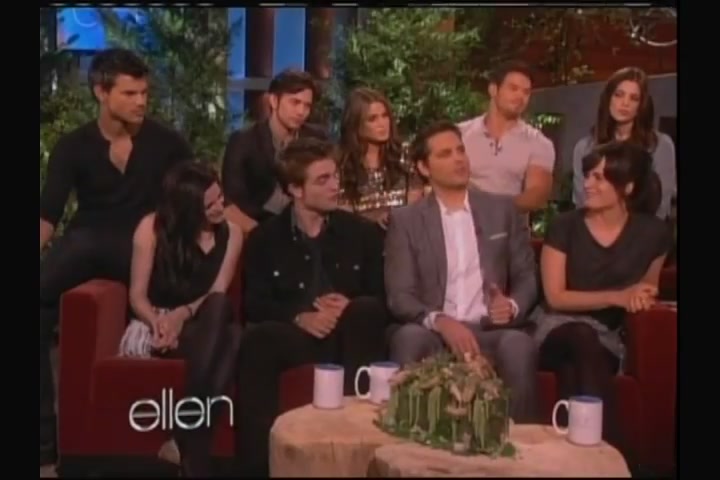 Ashley-Greene-dot-nl_2011EllenShow0420.jpg