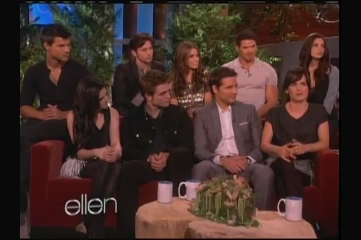 Ashley-Greene-dot-nl_2011EllenShow0445.jpg Ashley-Greene-dot-nl_2011EllenShow0445.jpg