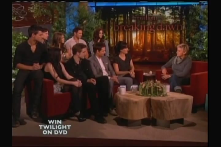 Ashley-Greene-dot-nl_2011EllenShow0476.jpg