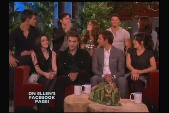 Ashley-Greene-dot-nl_2011EllenShow0493.jpg