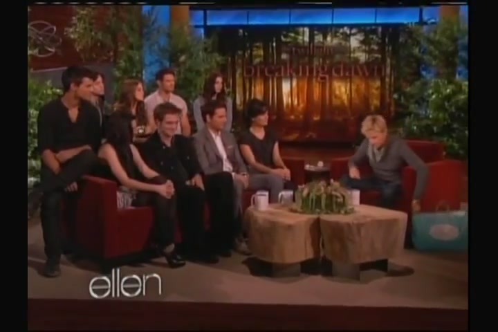 Ashley-Greene-dot-nl_2011EllenShow0512.jpg