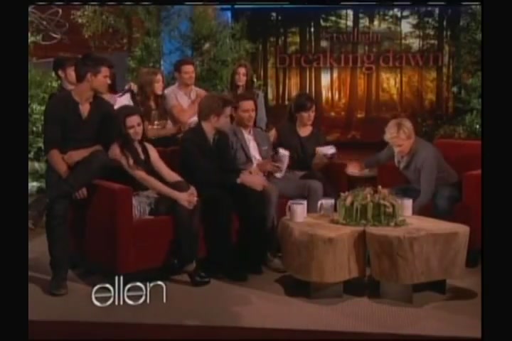 Ashley-Greene-dot-nl_2011EllenShow0520.jpg