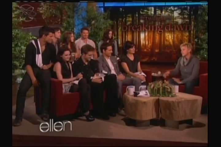 Ashley-Greene-dot-nl_2011EllenShow0565.jpg