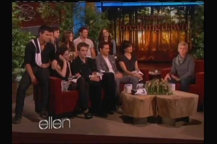 Ashley-Greene-dot-nl_2011EllenShow0568.jpg