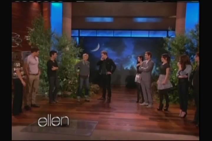 Ashley-Greene-dot-nl_2011EllenShow0654.jpg