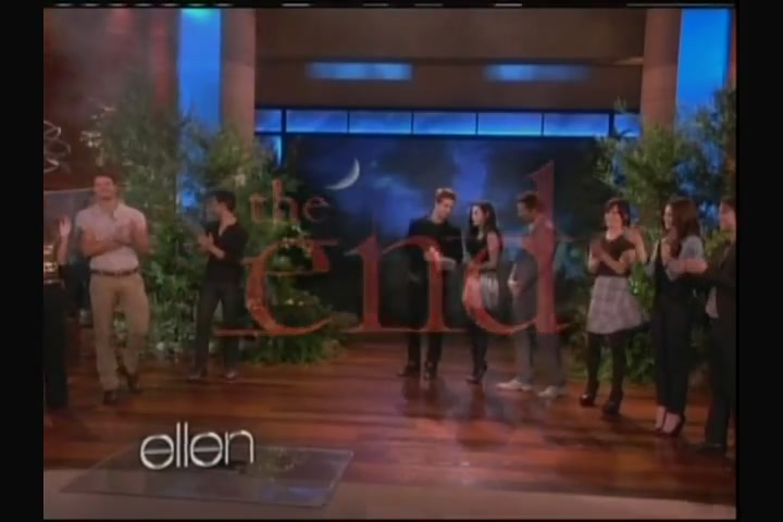 Ashley-Greene-dot-nl_2011EllenShow0730.jpg