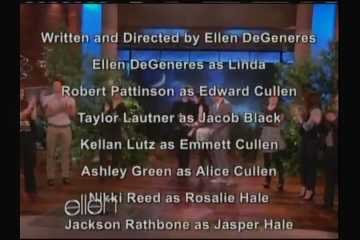 Ashley-Greene-dot-nl_2011EllenShow0733.jpg