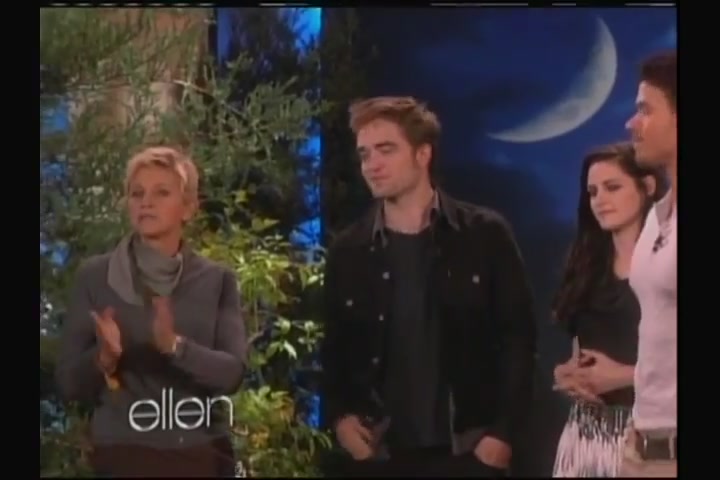 Ashley-Greene-dot-nl_2011EllenShow0756.jpg