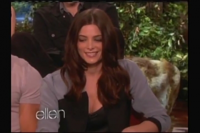 Ashley-Greene-dot-nl_2011EllenShow0133.jpg