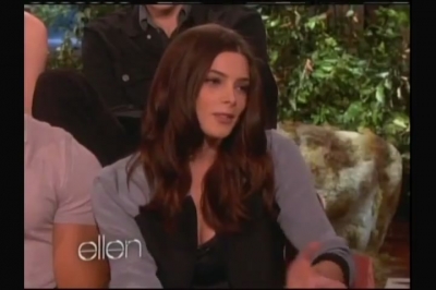 Ashley-Greene-dot-nl_2011EllenShow0153.jpg