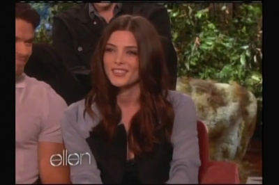 Ashley-Greene-dot-nl_2011EllenShow0154.jpg