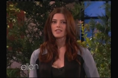 Ashley-Greene-dot-nl_2011EllenShow0642.jpg