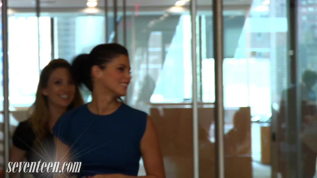 Ashley-Greene_dot_nl-SeventeenCoverRevealPartt00006.jpg